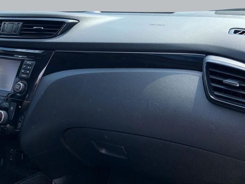 Used 2017 Nissan Rogue Sport SL FWD image 19