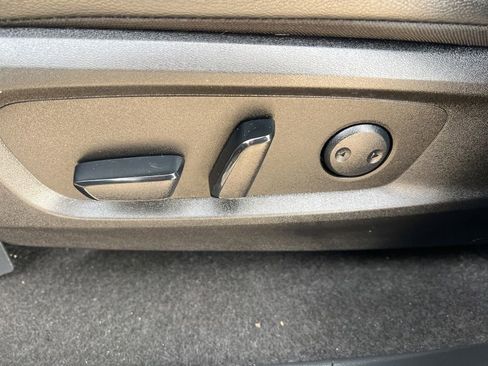 Used 2024 Nissan Pathfinder SL image 49