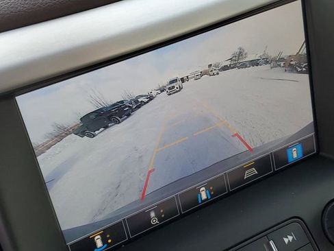 Used 2021 GMC Acadia SLT w/ Premium Package image 19