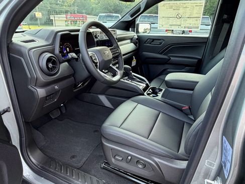 New 2026 Chevrolet Colorado Trail Boss AWD/4WD image 15