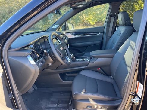 New 2025 Cadillac XT6 Premium Luxury image 17