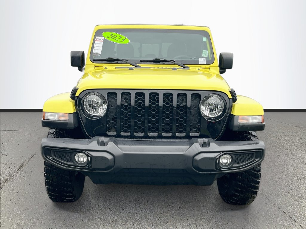 Used 2023 Jeep Gladiator Sport AWD/4WD image 2