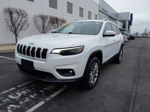 Used 2019 Jeep Cherokee Latitude Plus w/ Comfort/Convenience Group image 2