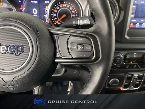 Used 2022 Jeep Gladiator Willys image 23