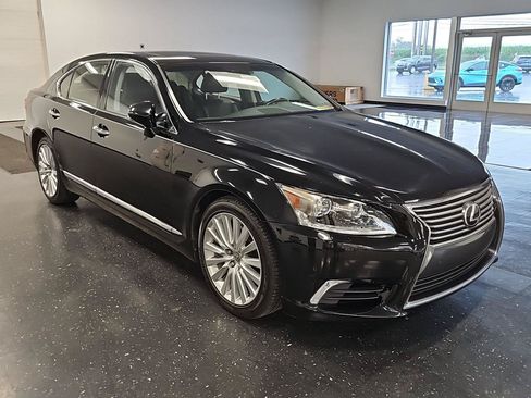 Used 2014 Lexus LS 460 w/ Comfort Package RWD image 3