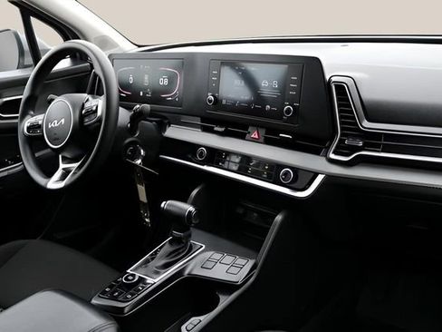 Used 2023 Kia Sportage LX image 18