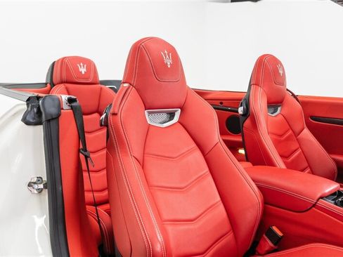 Used 2018 Maserati GranTurismo MC RWD image 47