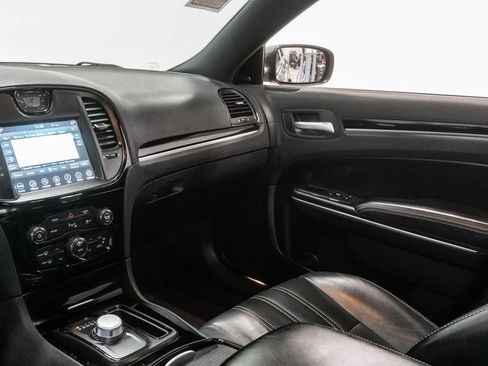 Used 2018 Chrysler 300 S w/ 300S Premium Group AWD/4WD image 13