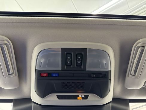 Used 2025 Subaru Crosstrek 2.0i Premium image 20