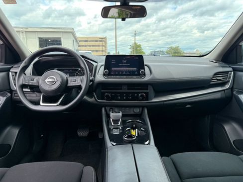 Used 2024 Nissan Rogue S AWD/4WD image 25