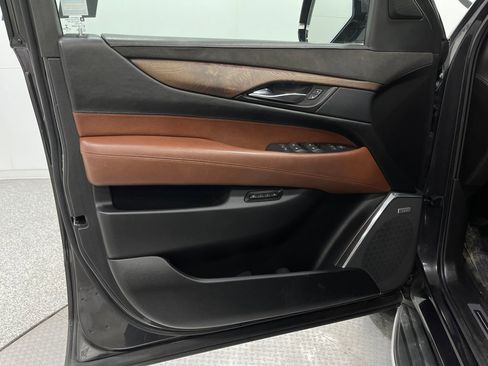 Used 2016 Cadillac Escalade ESV Luxury AWD/4WD image 15
