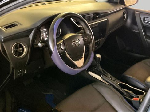 Used 2018 Toyota Corolla SE FWD image 16