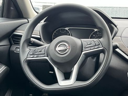 Used 2025 Nissan Altima 2.5 SV image 28