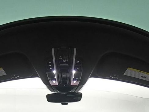 Used 2020 Porsche Cayenne Turbo AWD/4WD image 32