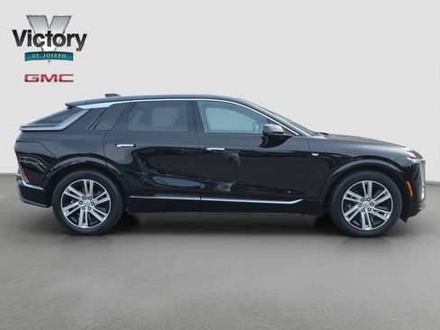 Used 2024 Cadillac Lyriq Tech RWD image 19