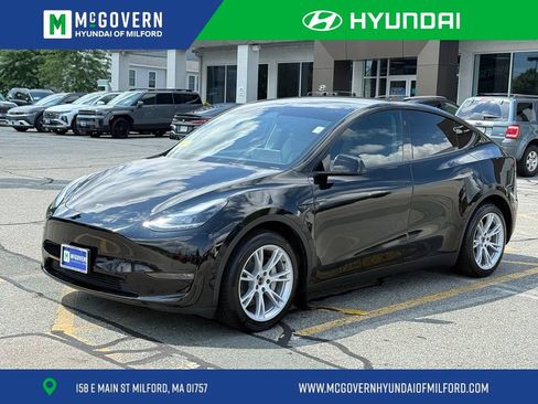 Used 2023 Tesla Model Y Long Range AWD/4WD image 1