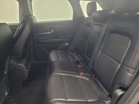 Used 2022 Lincoln Corsair AWD w/ Premium Package image 18