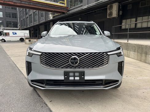 Certified 2025 Volvo XC90 B5 Plus image 1