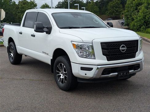 Used 2024 Nissan Titan SV w/ SV Convenience Package AWD/4WD image 6