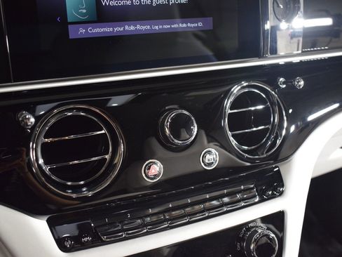 New 2024 Rolls-Royce Spectre w/ Spectre Launch Package image 32