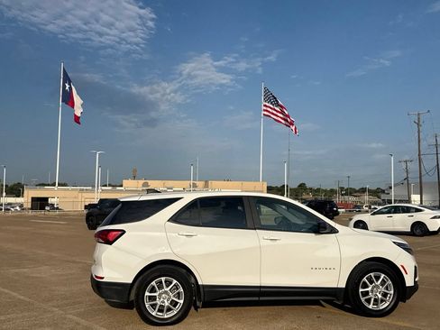 Used 2023 Chevrolet Equinox LS w/ LS Convenience Package FWD image 24