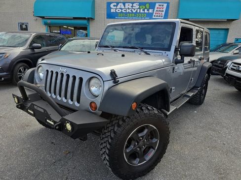 Used 2013 Jeep Wrangler Unlimited Sport image 2