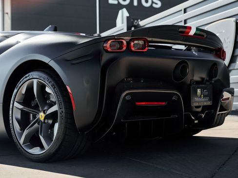 Used 2023 Ferrari SF90 Stradale Base image 19