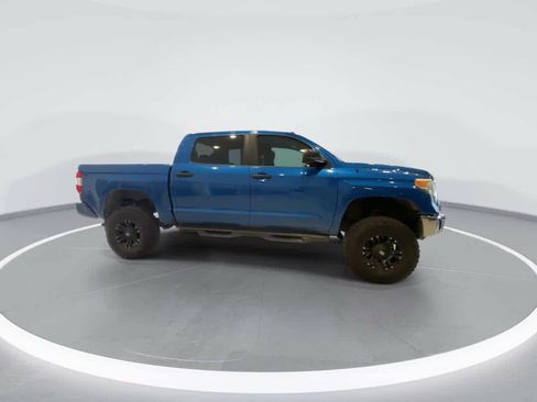 Certified 2017 Toyota Tundra SR5 w/ TRD Off Road Package AWD/4WD image 9