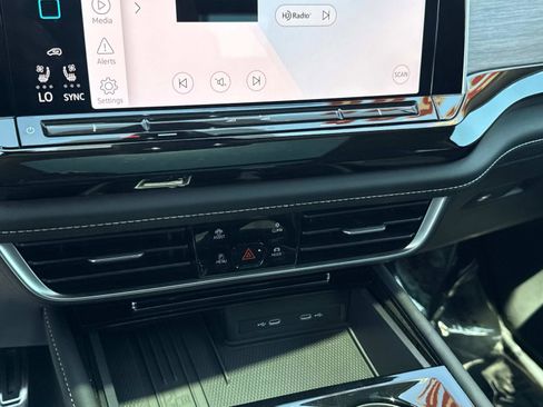 Certified 2025 Volkswagen Atlas SEL Premium R-Line image 27