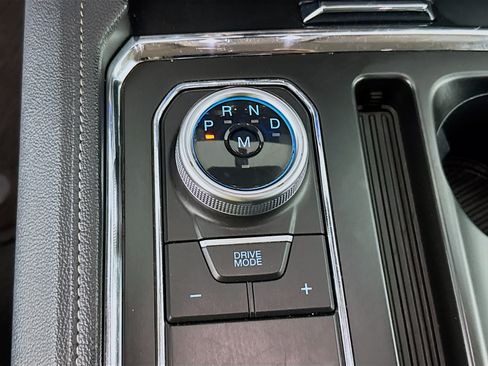 Used 2024 Ford Expedition Max XLT RWD image 18
