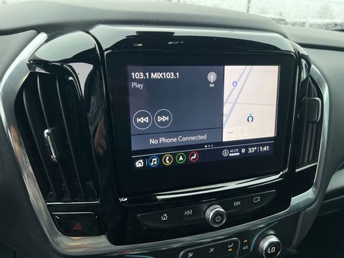 Used 2023 Chevrolet Traverse RS image 16