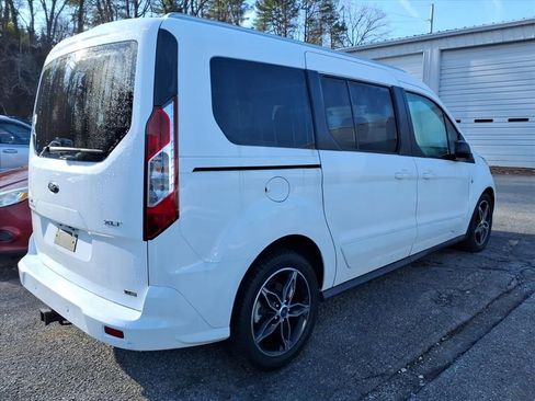 Used 2017 Ford Transit Connect XLT image 4