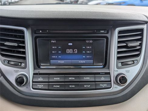 Used 2017 Hyundai Tucson SE image 24