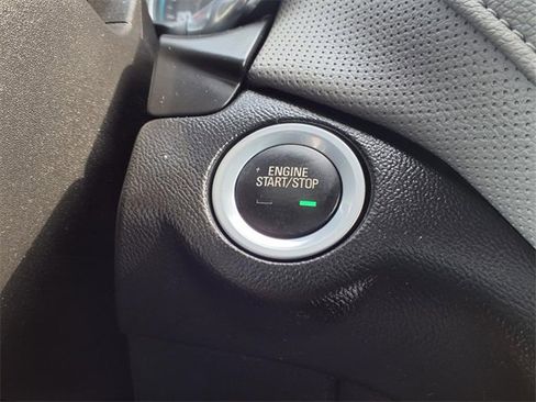 Used 2018 Chevrolet Equinox Premier image 13