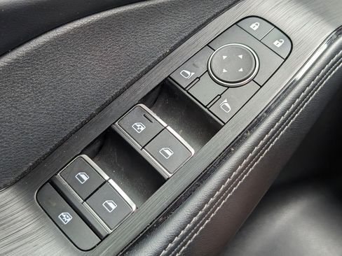 Used 2023 Nissan Rogue Platinum w/ Platinum Premium Package FWD image 24