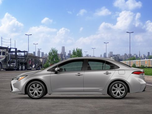New 2026 Toyota Corolla LE AWD/4WD image 4