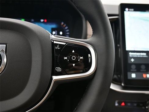 New 2026 Volvo XC90 B6 Plus w/ Protection Package Premier image 25