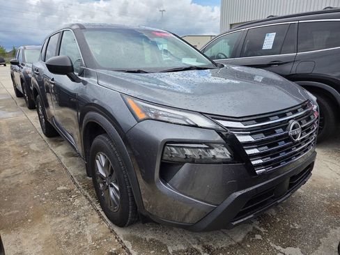 Used 2026 Nissan Rogue S FWD image 5
