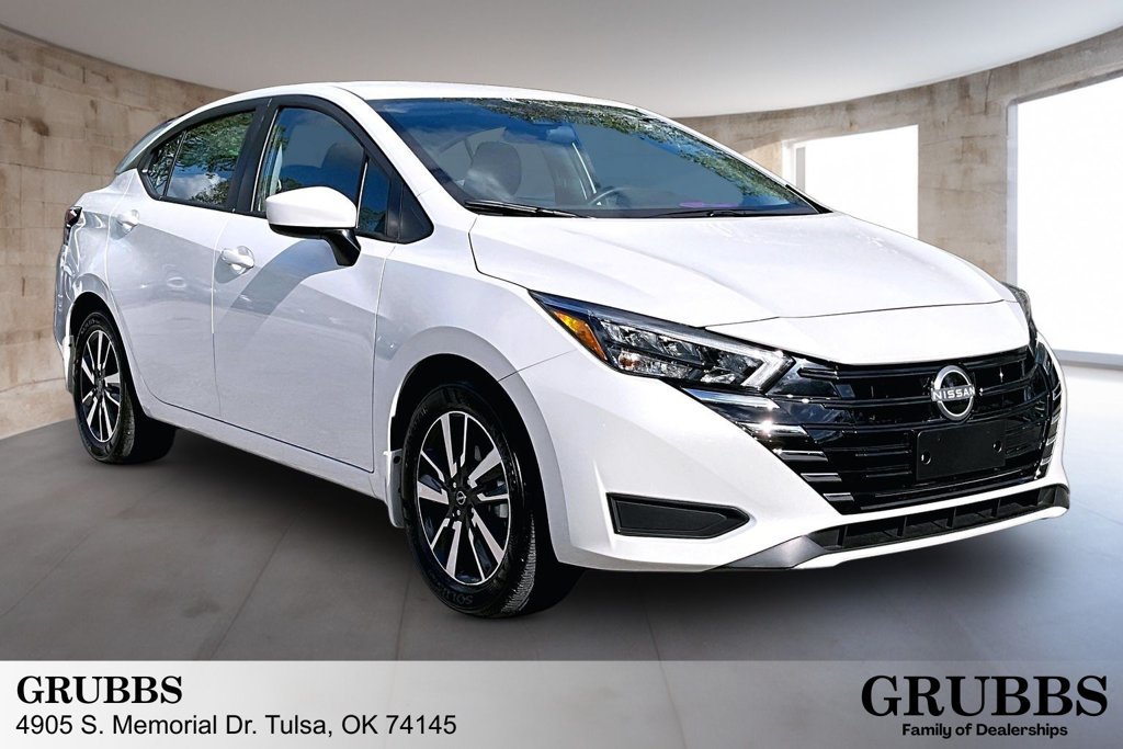 Used 2025 Nissan Versa SV w/ Trunk Package FWD image 1