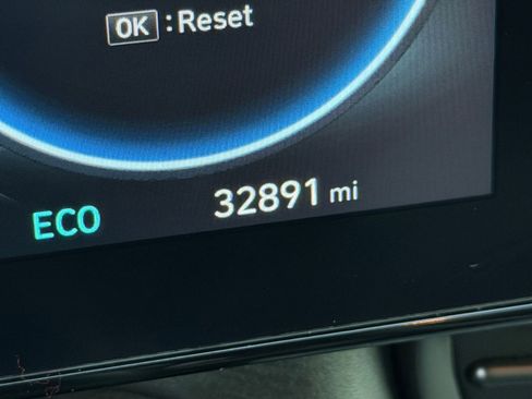 Used 2025 Hyundai Elantra Limited image 40