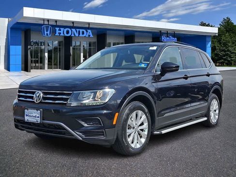 Used 2018 Volkswagen Tiguan SE w/ Panoramic Sunroof Package image 1