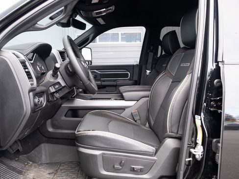 Used 2024 RAM 2500 Laramie w/ Night Edition image 12