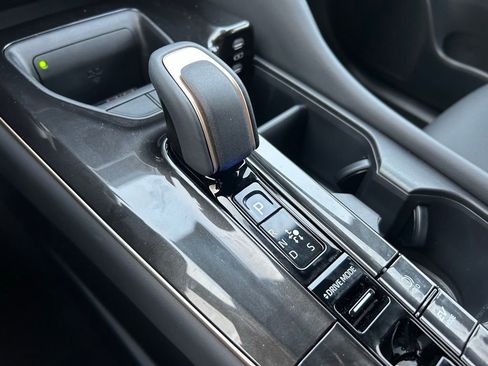 Used 2025 Toyota Crown Signia image 29