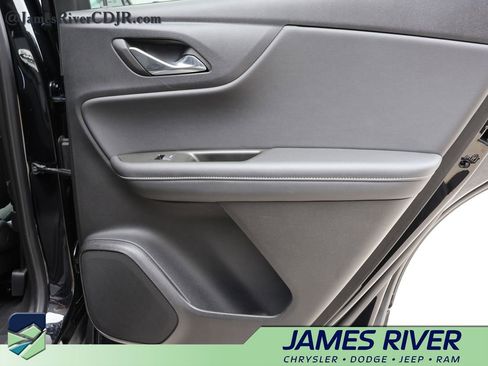 Used 2025 Chevrolet Blazer LT AWD/4WD image 11