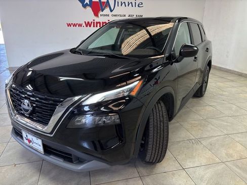 Used 2023 Nissan Rogue S image 3