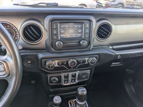 Used 2018 Jeep Wrangler Sport AWD/4WD image 26
