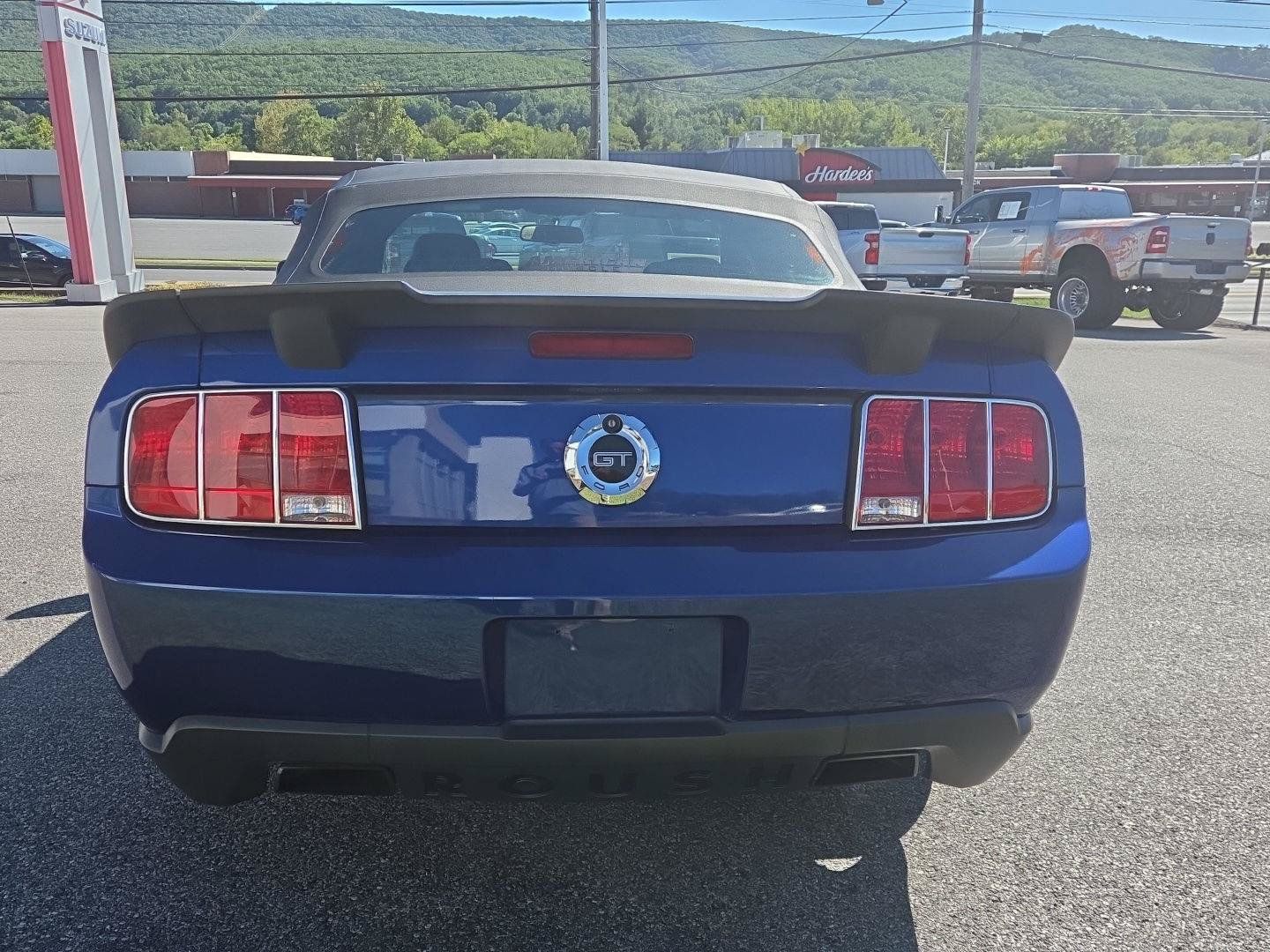 Used 2005 Ford Mustang GT RWD image 4