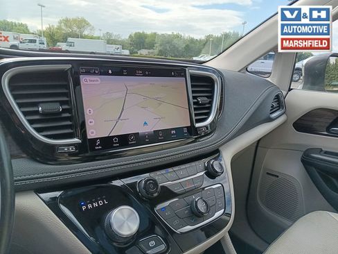 Used 2021 Chrysler Pacifica Limited w/ Premium & Safety Sphere Group AWD/4WD image 15
