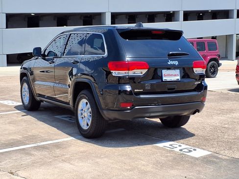 Used 2019 Jeep Grand Cherokee Laredo RWD image 4