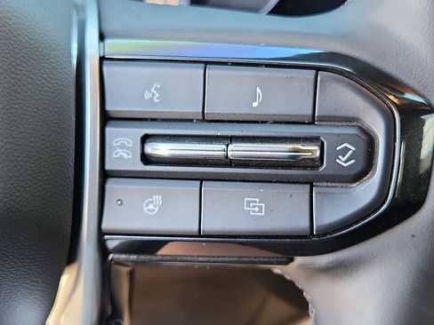 Used 2024 Chevrolet Colorado ZR2 w/ ZR2 Bison Edition image 17